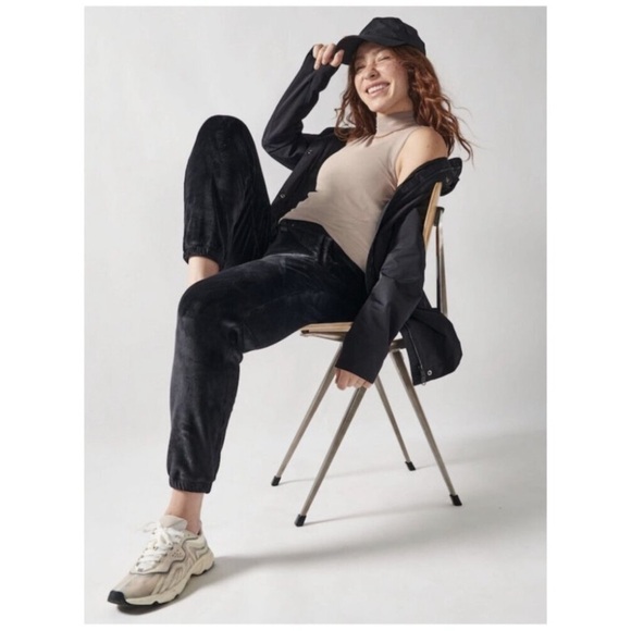 Athleta Recover Cozy Jogger Pants Black 1X - Picture 3 of 16